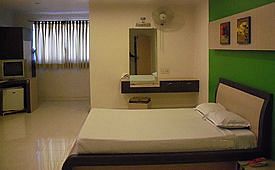 Embassy Hotel Surat Exterior foto